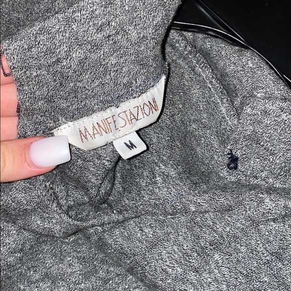 Gray Turtle-neck crop top - Picture 4 of 4